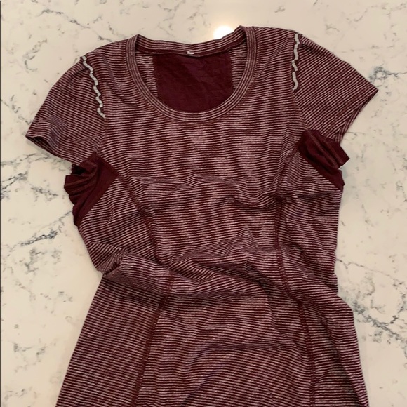 Lululemon t shirt - size 2 - Picture 2 of 6